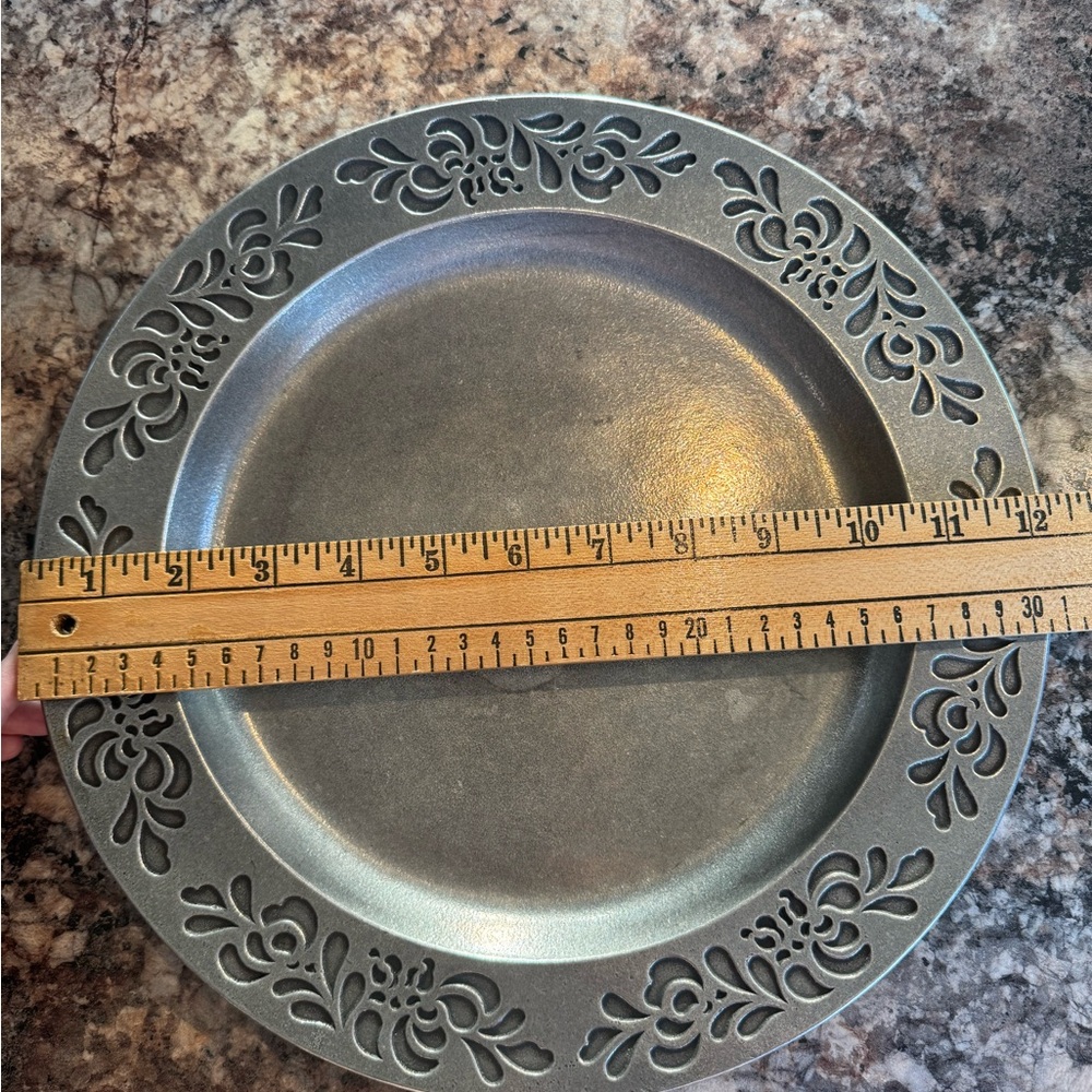 Wilton Armetale Vintage Pewter Charger Plate - Picture 4 of 4